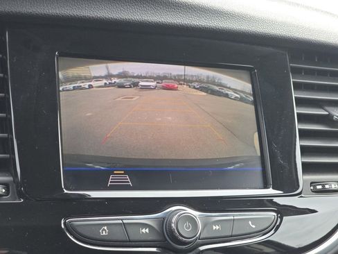 Used 2022 Buick Encore Preferred image 8