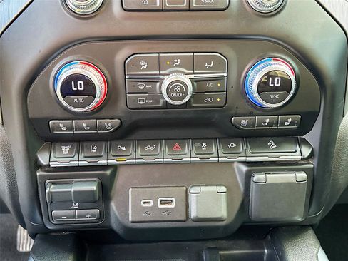 Used 2021 GMC Sierra 3500 Denali w/ Denali Ultimate Package image 17