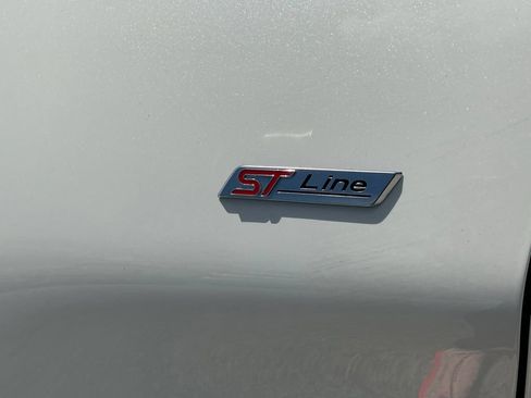 Used 2025 Ford Explorer ST-Line w/ ST-Line Street Pack AWD/4WD image 21