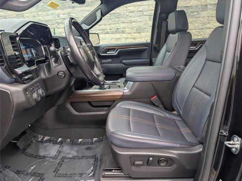 Used 2024 Chevrolet Silverado 1500 High Country AWD/4WD image 18