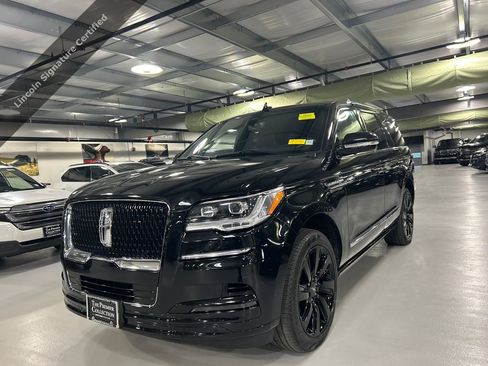 Certified 2022 Lincoln Navigator Reserve w/ Monochromatic Package image 5