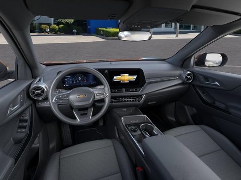 New 2027 Chevrolet Equinox LT w/ Convenience Package II FWD image 15