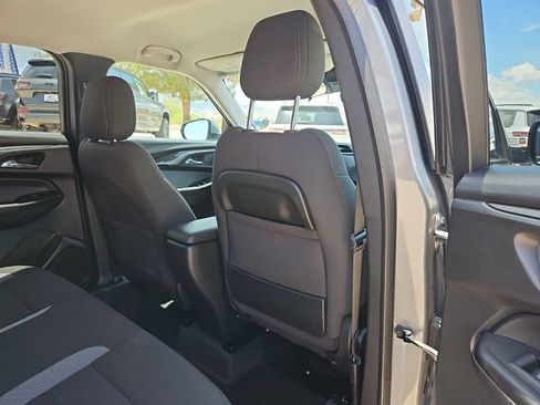 Used 2023 Chevrolet TrailBlazer LT FWD image 25