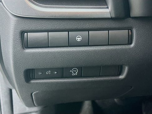 Certified 2023 Nissan Rogue SV AWD/4WD image 15