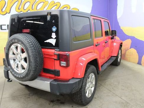 Used 2013 Jeep Wrangler Unlimited Sahara w/ Dual Top Group AWD/4WD image 8