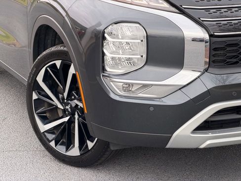 Used 2024 Mitsubishi Outlander SE image 17