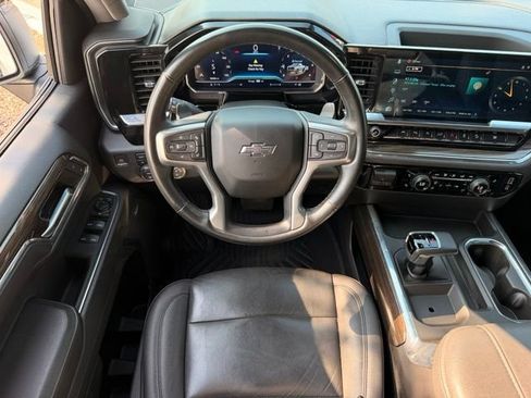 Used 2023 Chevrolet Silverado 1500 LT Trail Boss w/ LT Trail Boss Premium Package AWD/4WD image 18