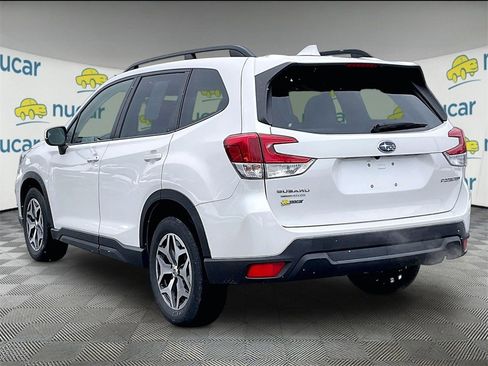 Used 2021 Subaru Forester Premium image 4