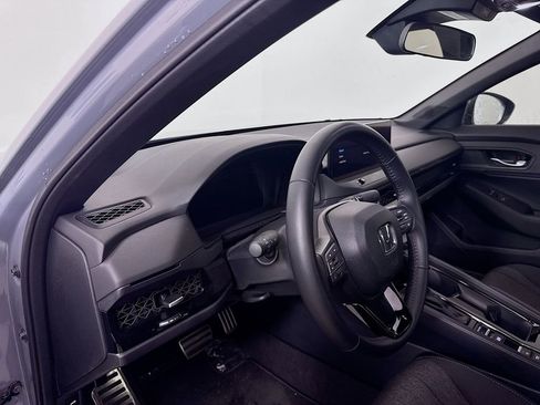 Used 2025 Honda Accord Sport image 9