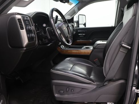 Used 2017 Chevrolet Silverado 2500 High Country w/ Duramax Plus Package AWD/4WD image 8