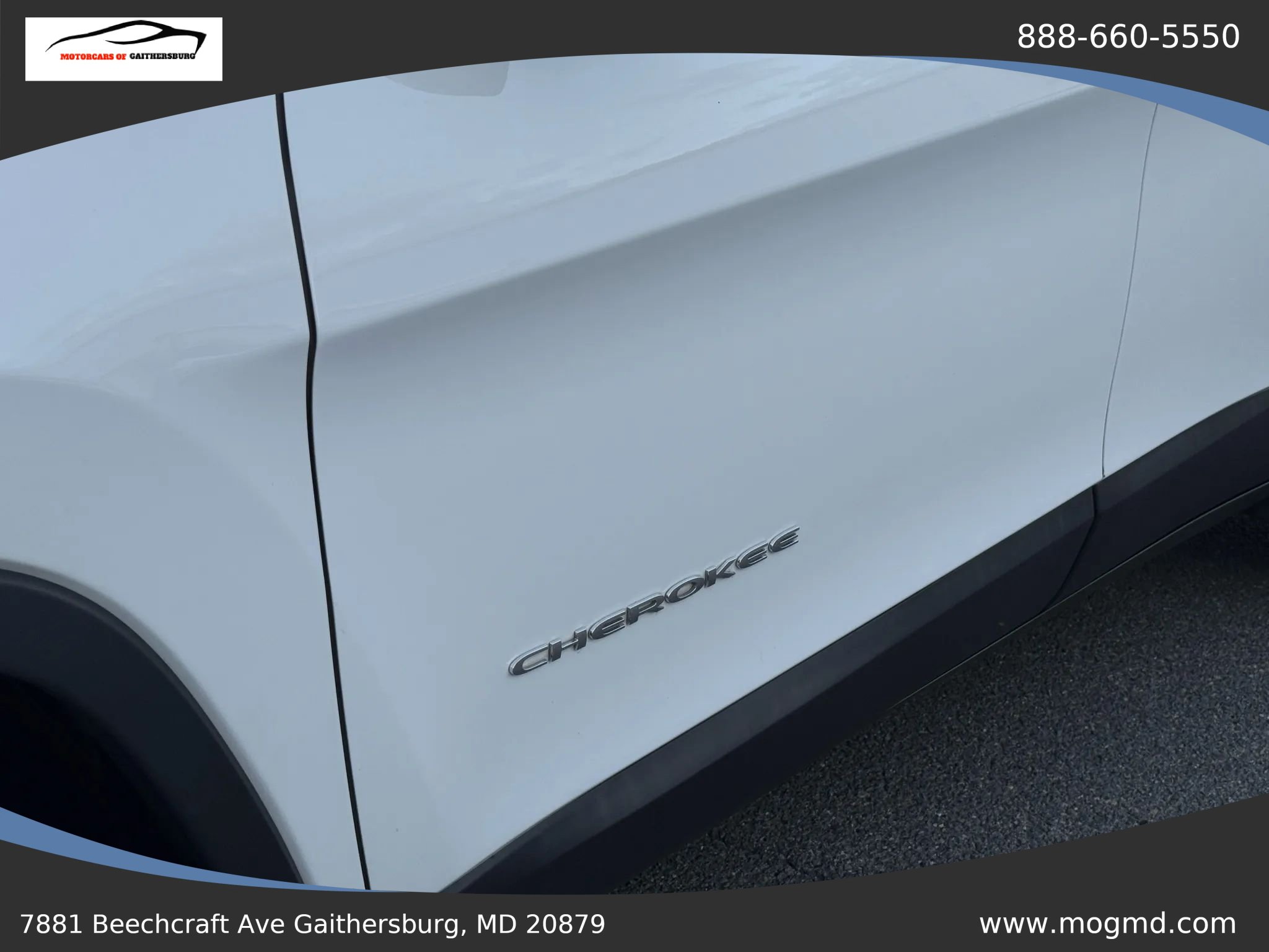 Used 2019 Jeep Cherokee Limited FWD image 2