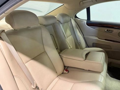 Used 2014 Lexus LS 460 w/ Comfort Package RWD image 30