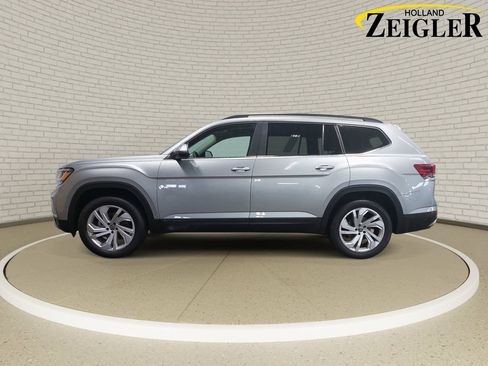 Used 2022 Volkswagen Atlas SE w/ Panoramic Sunroof Package image 8