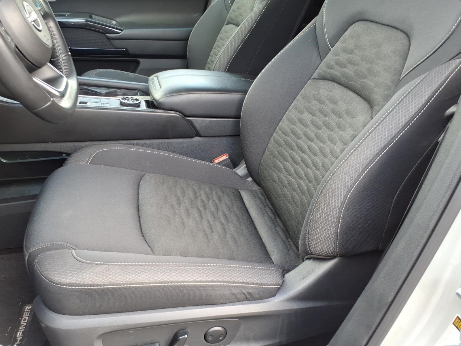 Used 2025 Nissan Pathfinder SV AWD/4WD image 7
