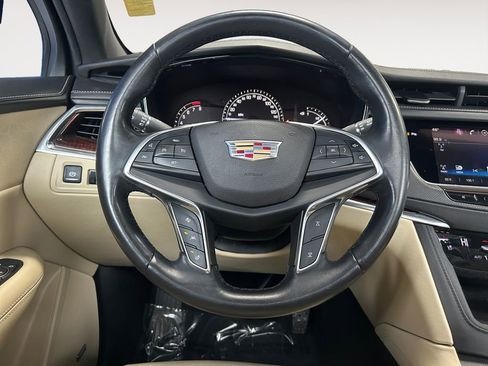Used 2017 Cadillac XT5 Premium Luxury image 14