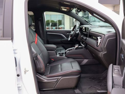 Used 2023 Chevrolet Colorado Z71 w/ Z71 Convenience Package 2 AWD/4WD image 29
