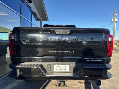 Used 2024 GMC Sierra 2500 Denali Ultimate image 5