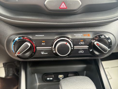 Used 2024 Kia Soul LX w/ Option Group 015 FWD image 28