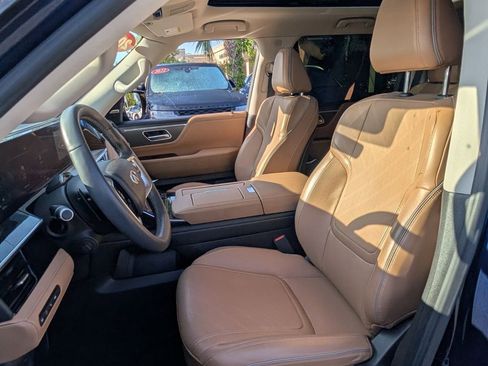 Used 2025 INFINITI QX80 Luxe RWD image 11