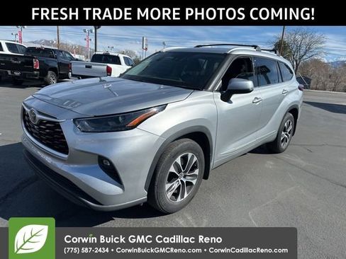 Used 2022 Toyota Highlander XLE image 1