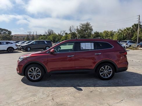 Used 2018 Hyundai Santa Fe SE image 6