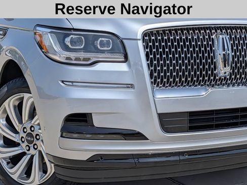 Used 2024 Lincoln Navigator Reserve AWD/4WD image 3