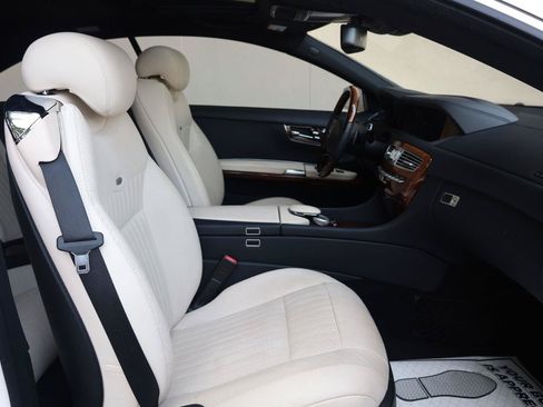 Used 2013 Mercedes-Benz CL 550 4MATIC image 19