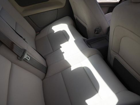 Used 2008 Volvo C70 T5 image 12