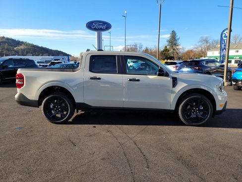 New 2025 Ford Maverick XLT w/ XLT Luxury Package AWD/4WD image 4
