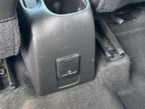 Used 2022 Chevrolet Trax LT w/ LT Convenience Package image 17