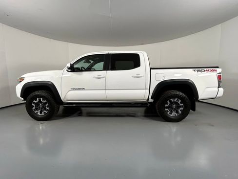 Used 2021 Toyota Tacoma TRD Off-Road w/ Technology Package AWD/4WD image 3