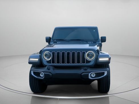 Used 2025 Jeep Wrangler Unlimited Sahara AWD/4WD image 8