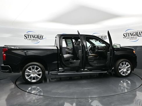 Used 2025 Chevrolet Silverado 1500 High Country w/ High Country Premium Package AWD/4WD image 30