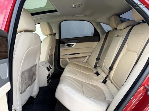 Used 2018 Jaguar XF Prestige image 15