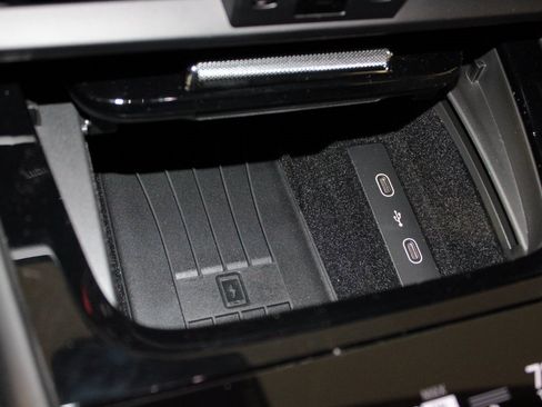 New 2026 Porsche Cayenne E-Hybrid Coupe image 31