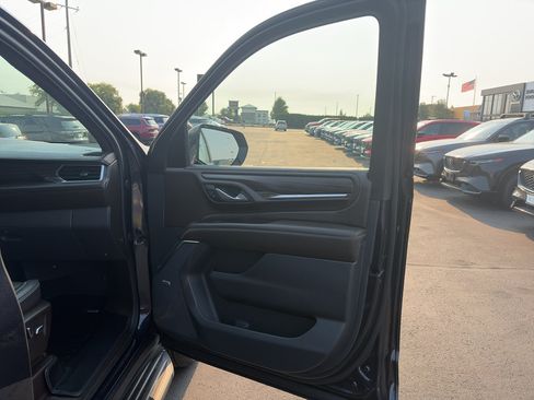 Used 2023 GMC Yukon Denali AWD/4WD image 19