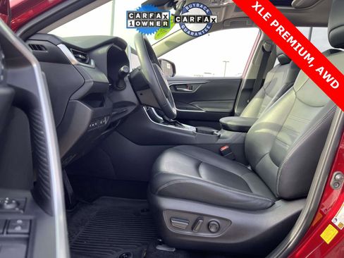 Used 2023 Toyota RAV4 XLE Premium image 15