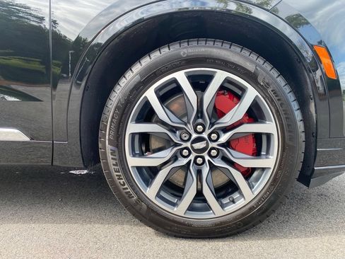 Certified 2025 Cadillac XT6 Sport w/ LPO, Floor Liner Package AWD/4WD image 28