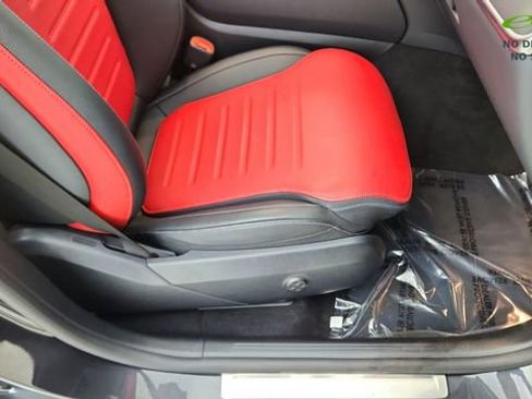 Used 2024 Mercedes-Benz GLC 300 4MATIC image 25
