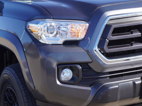 Used 2022 Toyota Tacoma SR5 image 3