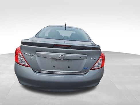 Used 2014 Nissan Versa SV w/ Convenience Package FWD image 11