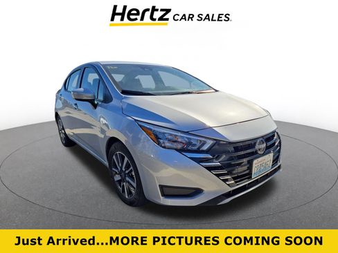 Used 2025 Nissan Versa SV image 1