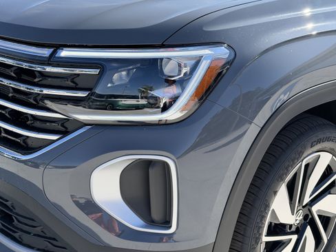 New 2026 Volkswagen Atlas SE image 8