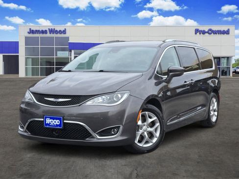 Used 2019 Chrysler Pacifica Touring-L Plus w/ Advanced Safetytec Group image 1