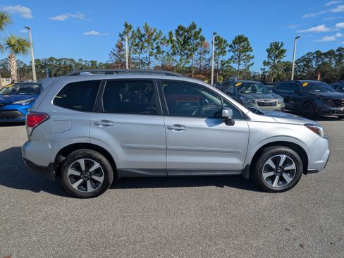Used 2018 Subaru Forester 2.5i Premium image 3