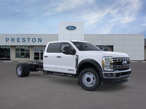 New 2026 Ford F550 4x4 Crew Cab image 8
