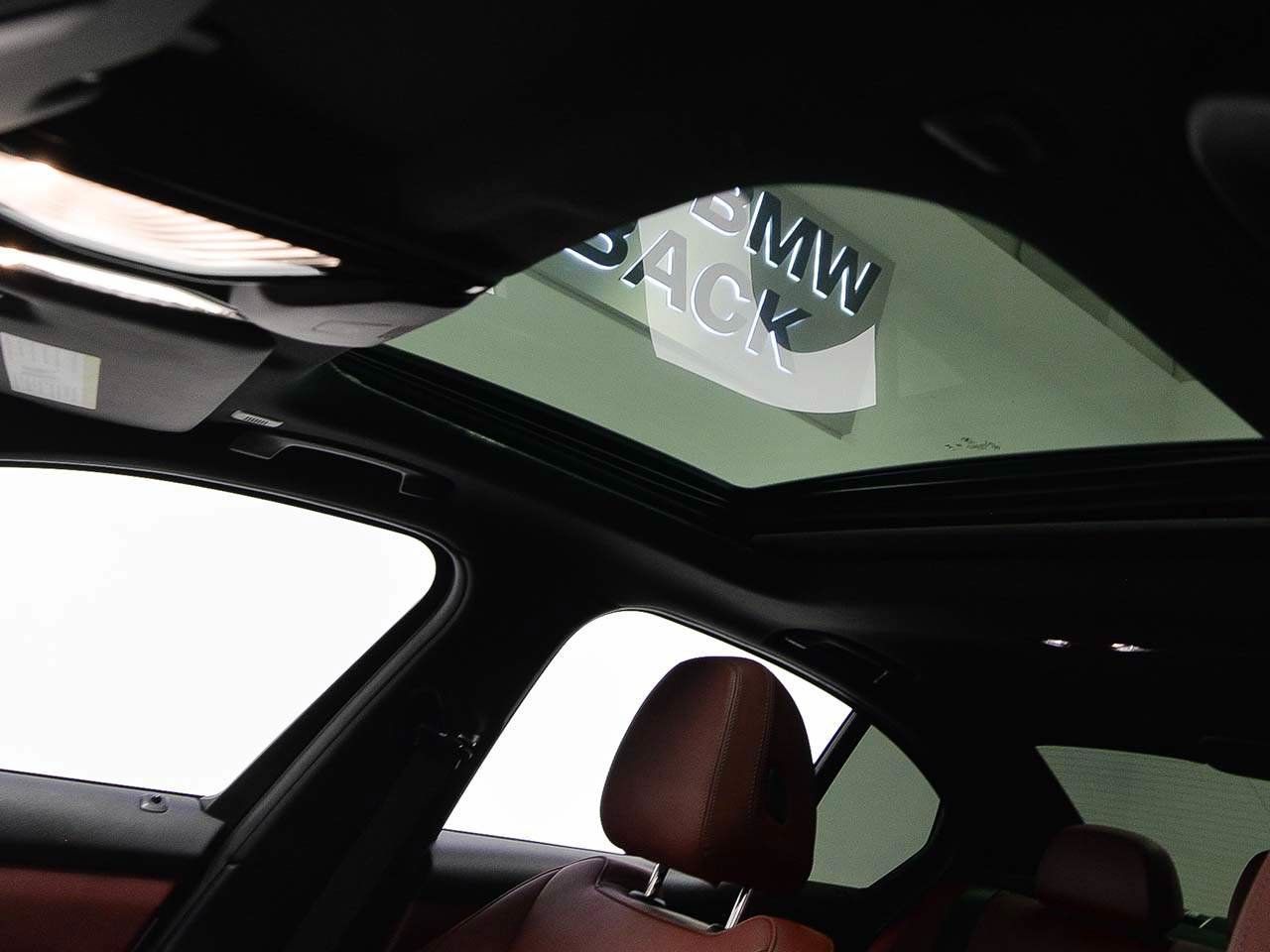 Used 2023 BMW 330i Sedan w/ Premium Package RWD image 7