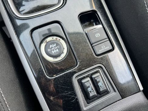 Used 2018 Mitsubishi Outlander SE image 31