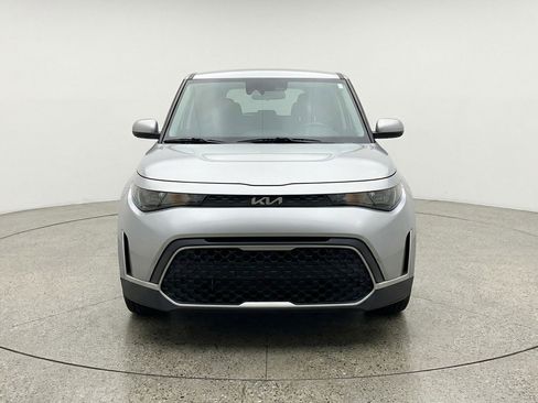 Used 2025 Kia Soul LX w/ LX Technology Package FWD image 2