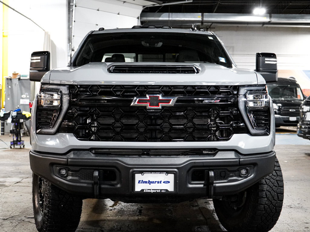 Used 2024 Chevrolet Silverado 2500 ZR2 w/ ZR2 Bison Edition AWD/4WD image 3